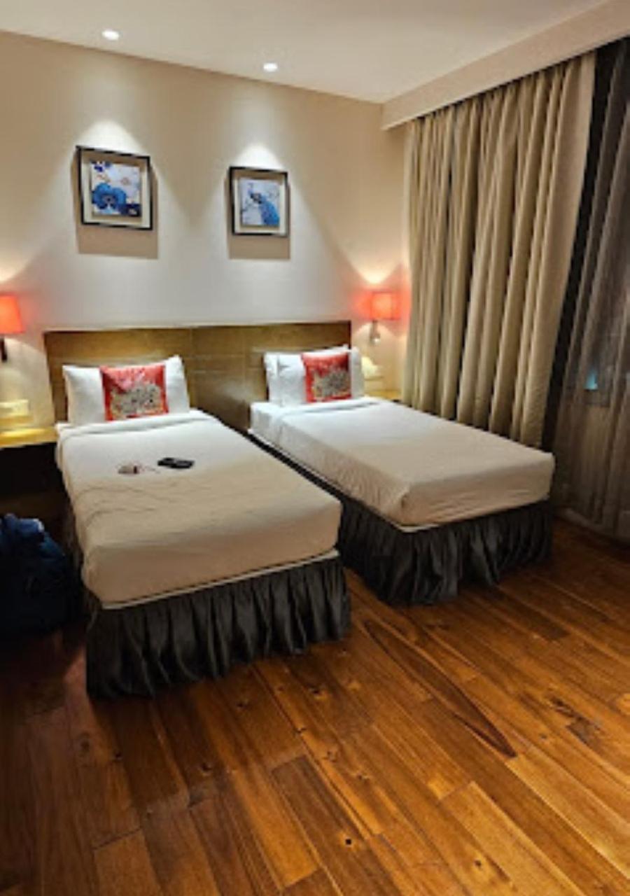 Hotel Le Lotus Grand Kakarmatha Esterno foto