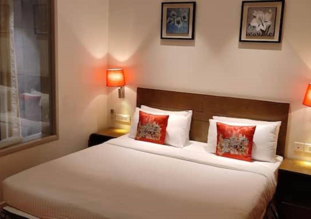 Hotel Le Lotus Grand Kakarmatha Esterno foto