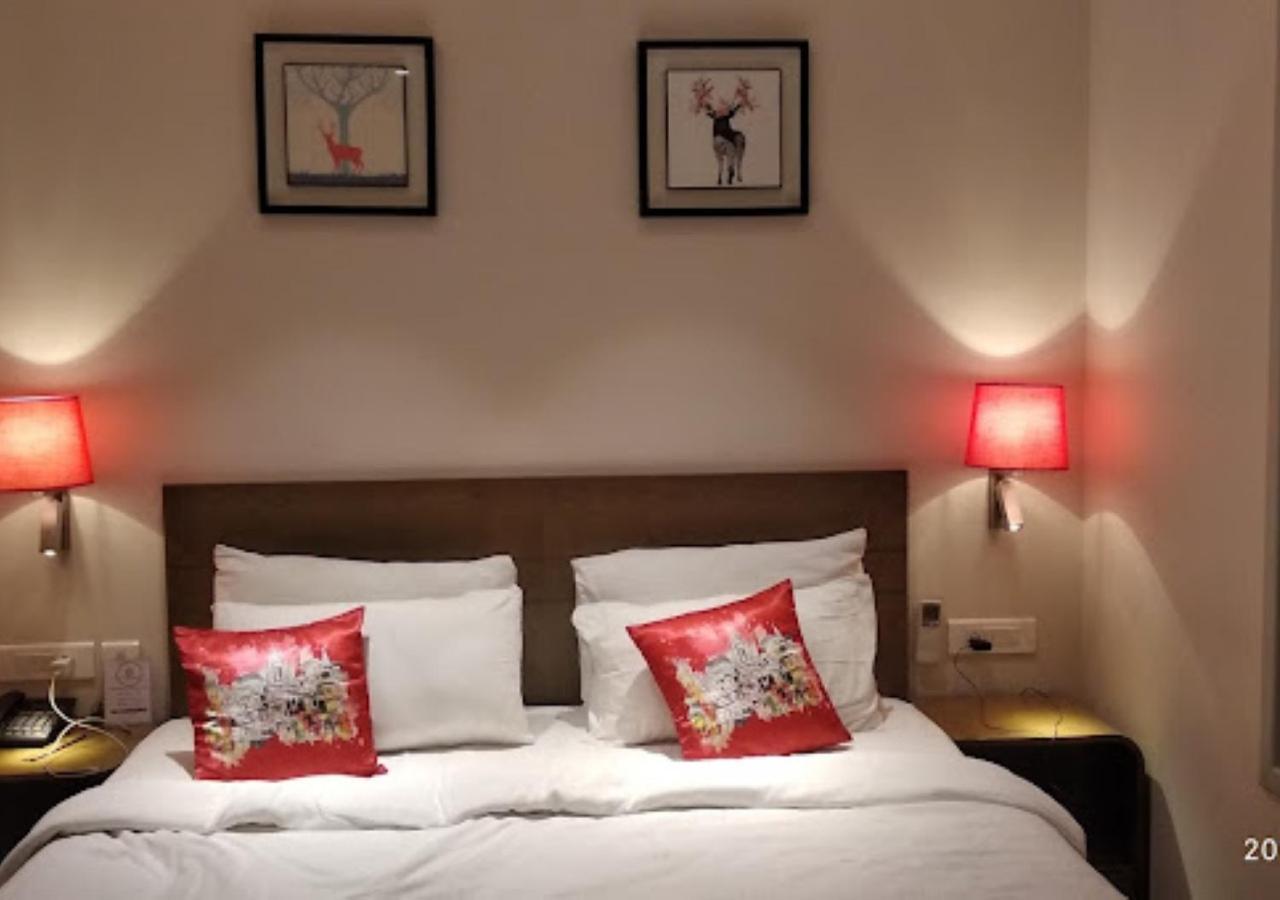 Hotel Le Lotus Grand Kakarmatha Esterno foto