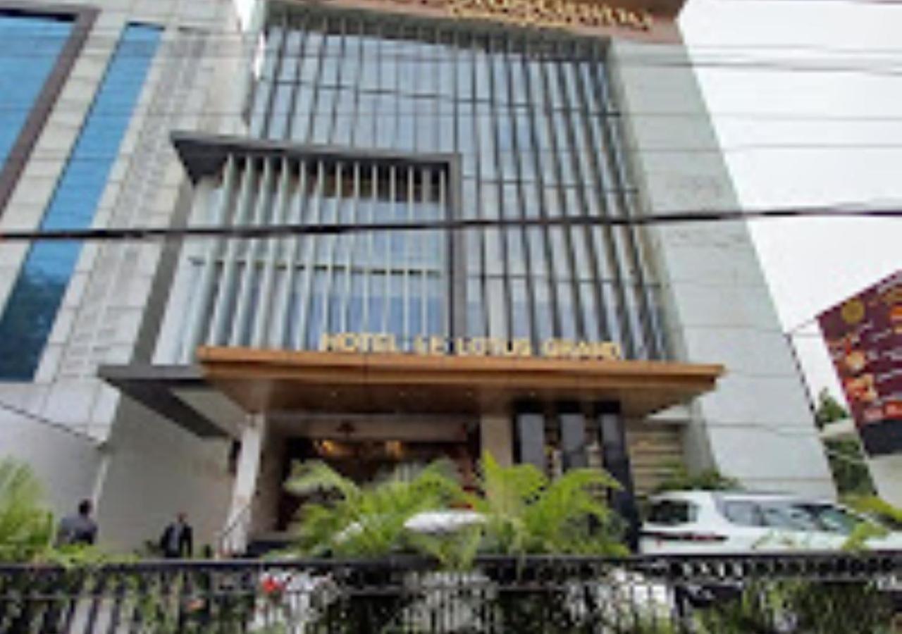 Hotel Le Lotus Grand Kakarmatha Esterno foto