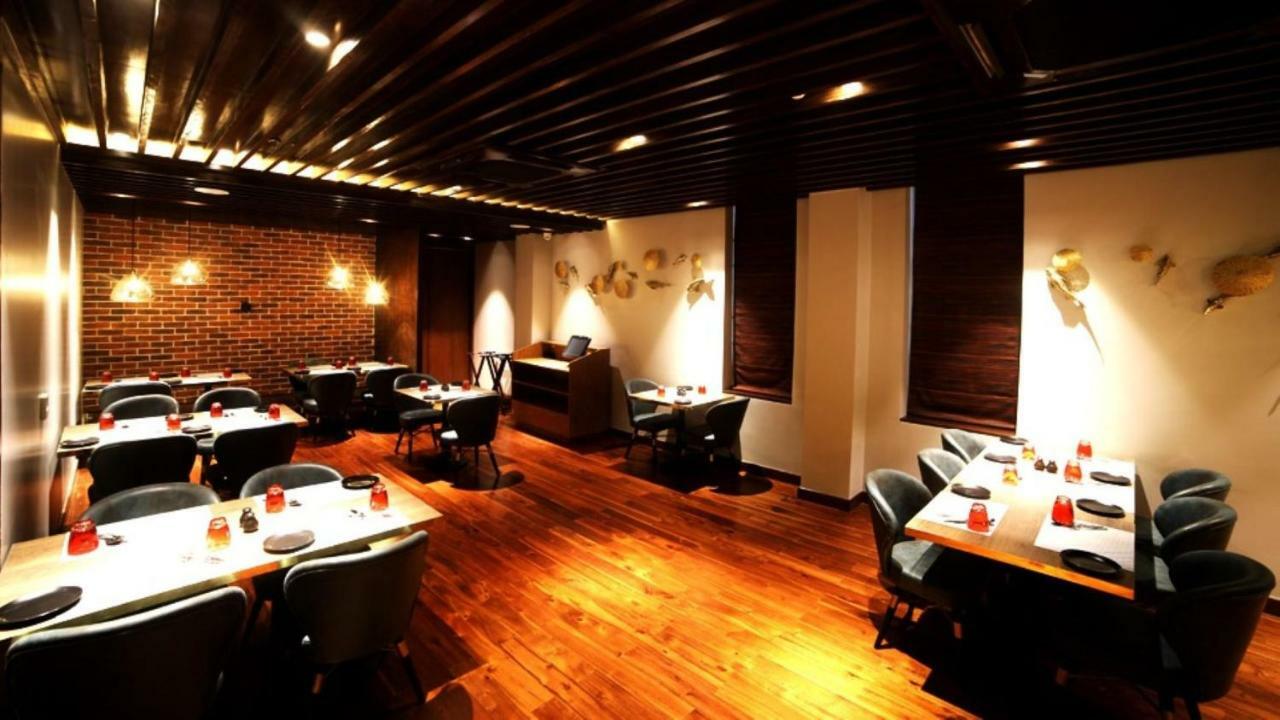 Hotel Le Lotus Grand Kakarmatha Esterno foto