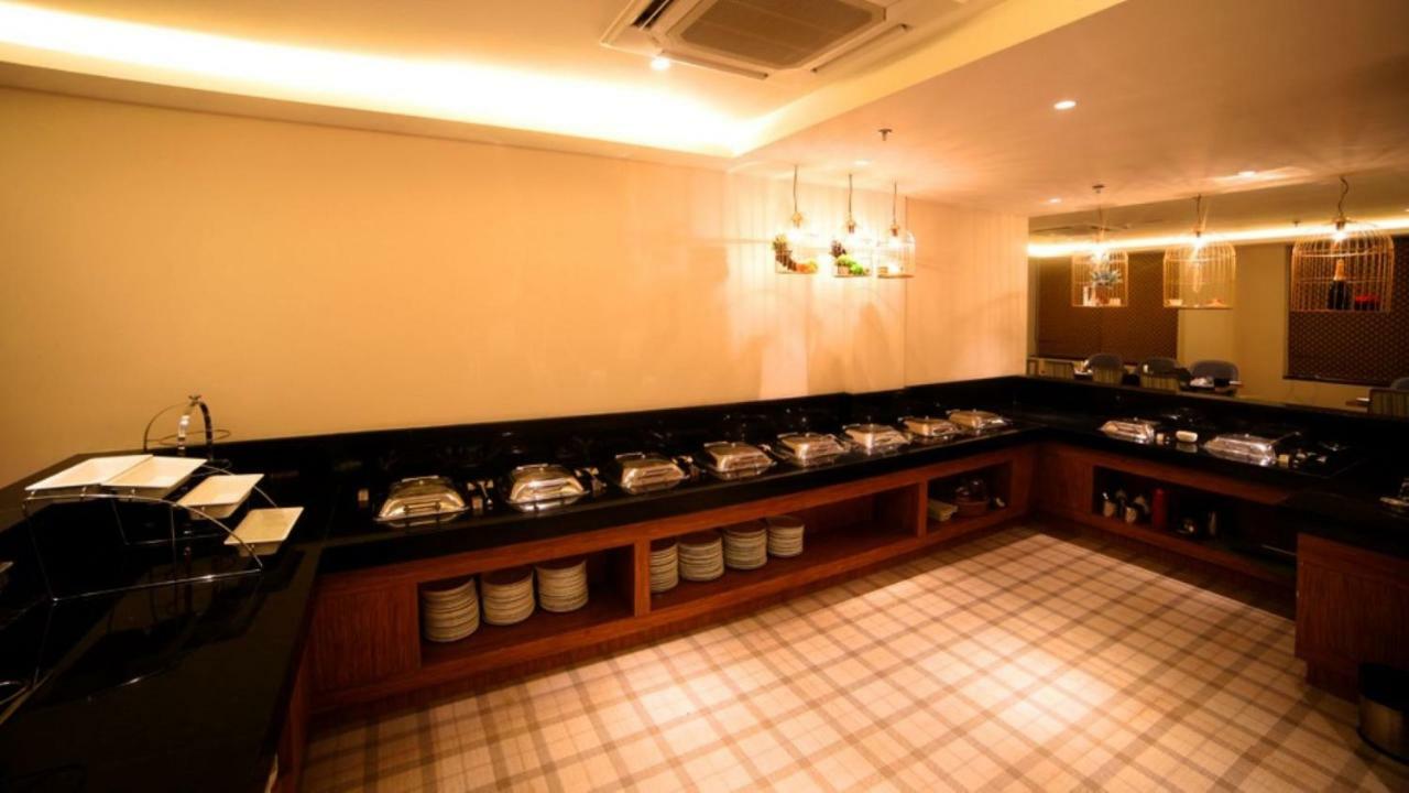 Hotel Le Lotus Grand Kakarmatha Esterno foto