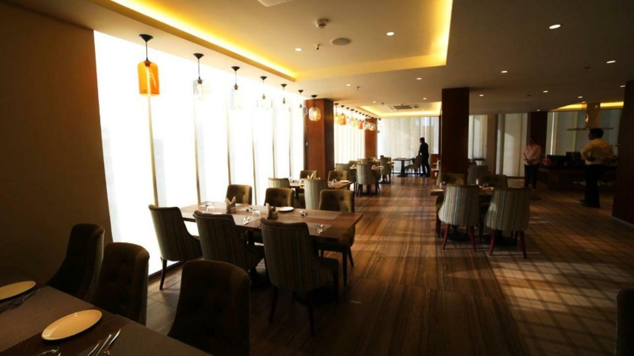 Hotel Le Lotus Grand Kakarmatha Esterno foto