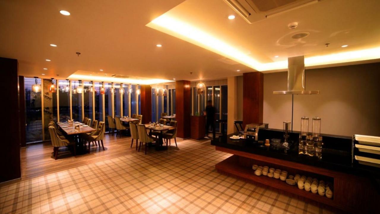 Hotel Le Lotus Grand Kakarmatha Esterno foto
