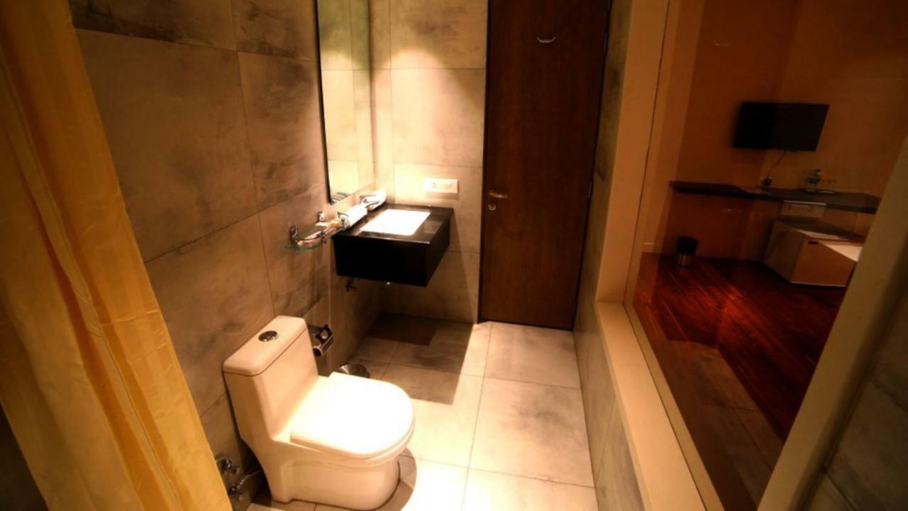 Hotel Le Lotus Grand Kakarmatha Esterno foto