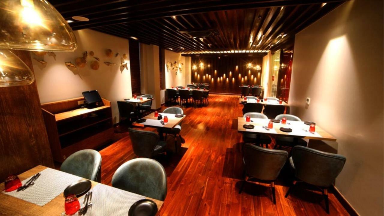 Hotel Le Lotus Grand Kakarmatha Esterno foto