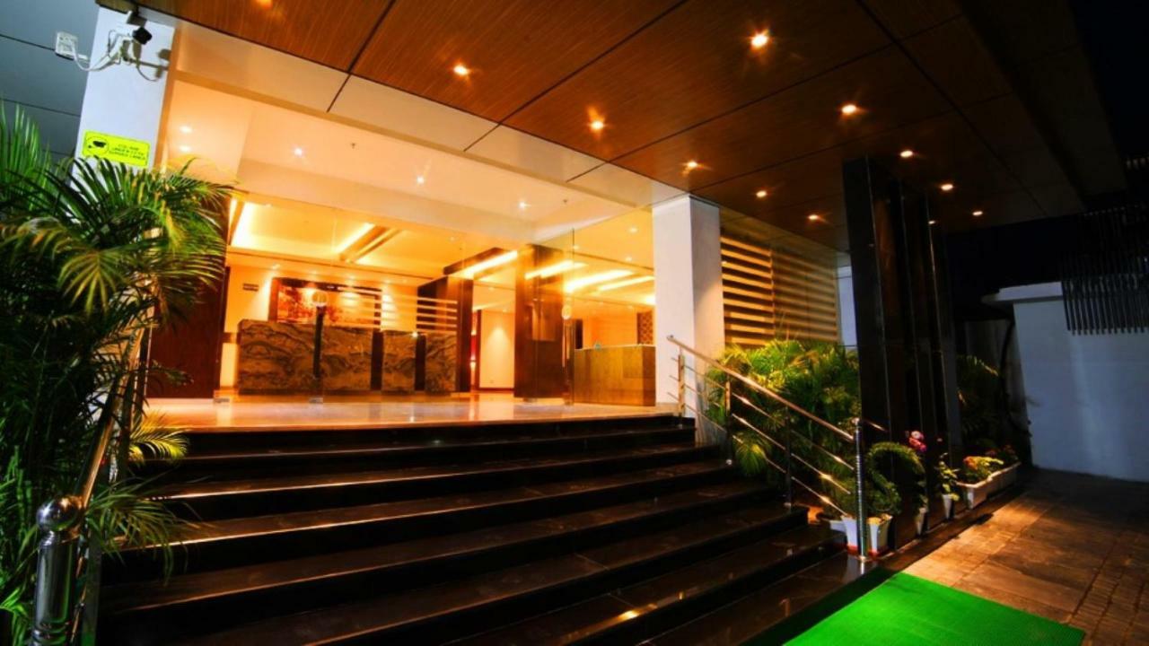 Hotel Le Lotus Grand Kakarmatha Esterno foto